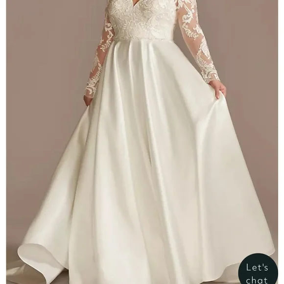 Elegant Lace Long Sleeve Wedding Dress - Picture 3 of 4